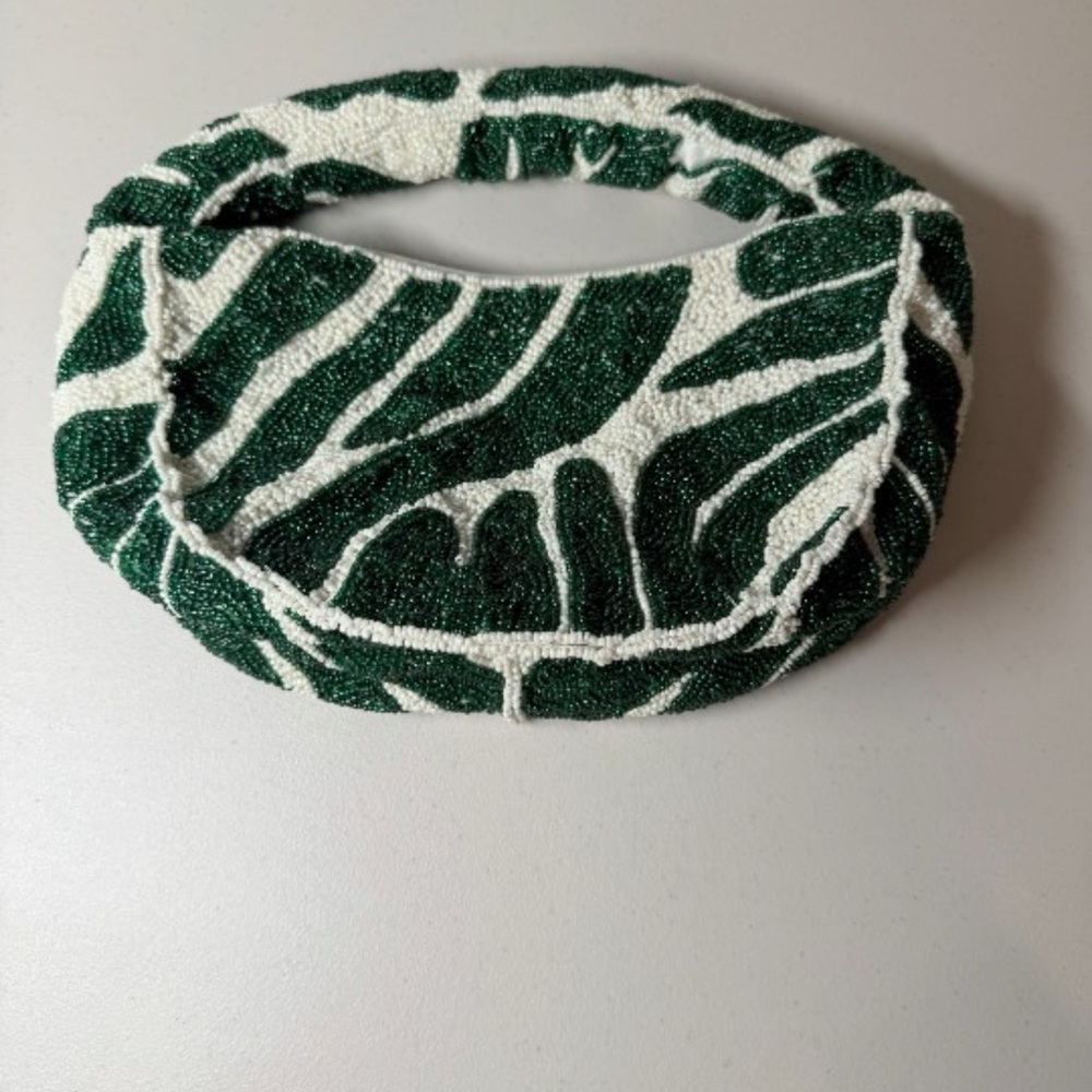 Green and White Beaded Clutch - Picture 2 of 8